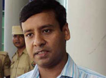 গণমাধ্যমের কাছে ক্ষমা চাইলেন এমপি রনি