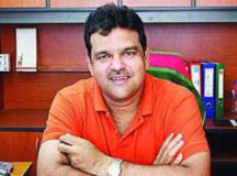 পদত্যাগ করলেন আকরাম খান