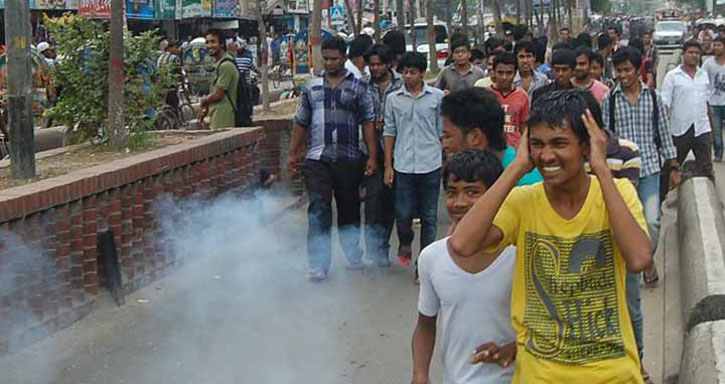 না.গঞ্জ ছাত্রদলের মিছিলে হাতবোমা বিস্ফোরণ