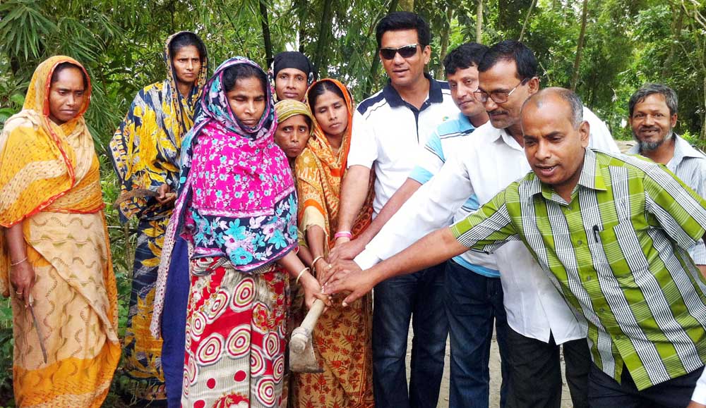 গৌরনদীতে গ্রামীণ সড়ক সংস্কার কাজের উদ্বোধন