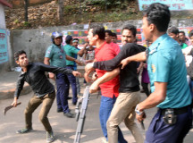 চট্টগ্রাম কলেজে ছাত্রলীগ-ছাত্রশিবির সংঘর্ষ