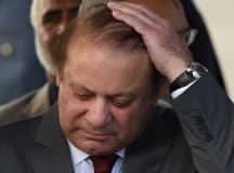 Pakistani Prime Minister Nawaz Sharif arrives at Bandaranaike International Airport in Katunayake on January 4, 2016. Sharif arrived for a two-day official visit to Sri Lanka. AFP PHOTO/Ishara S. KODIKARA / AFP / Ishara S.KODIKARA